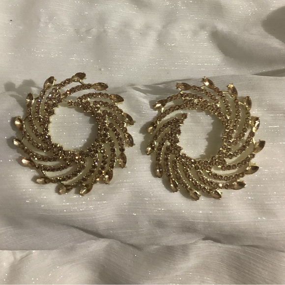 🥂Gold Tone Champagne Colored Crystal Spiral Fan Firework Earrings - Picture 9 of 13